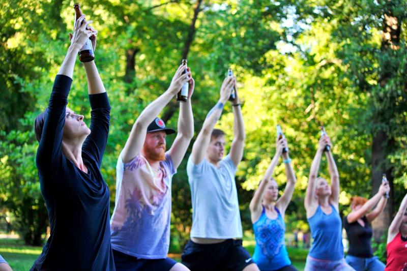 BEER YOGA CHILL OUT